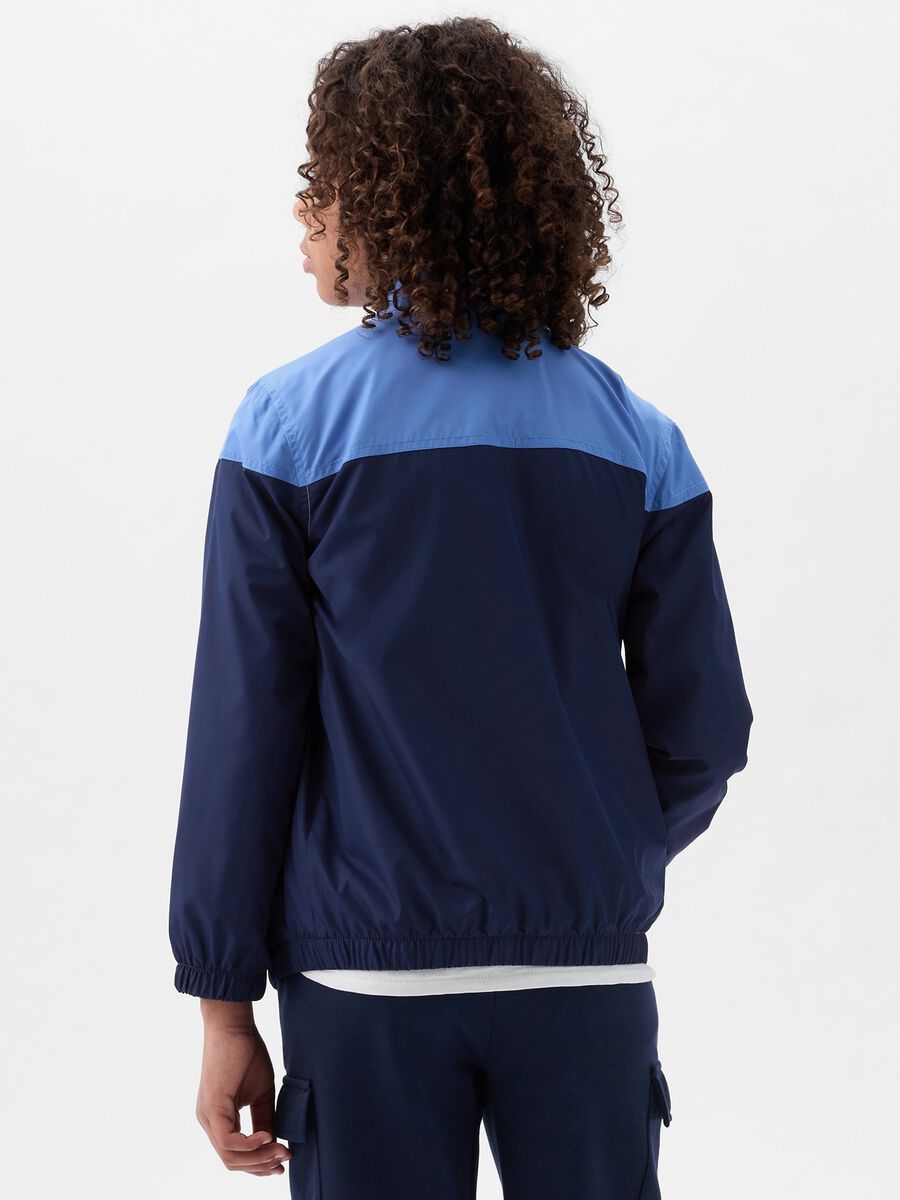 Two-tone windbreaker with logo patch_1