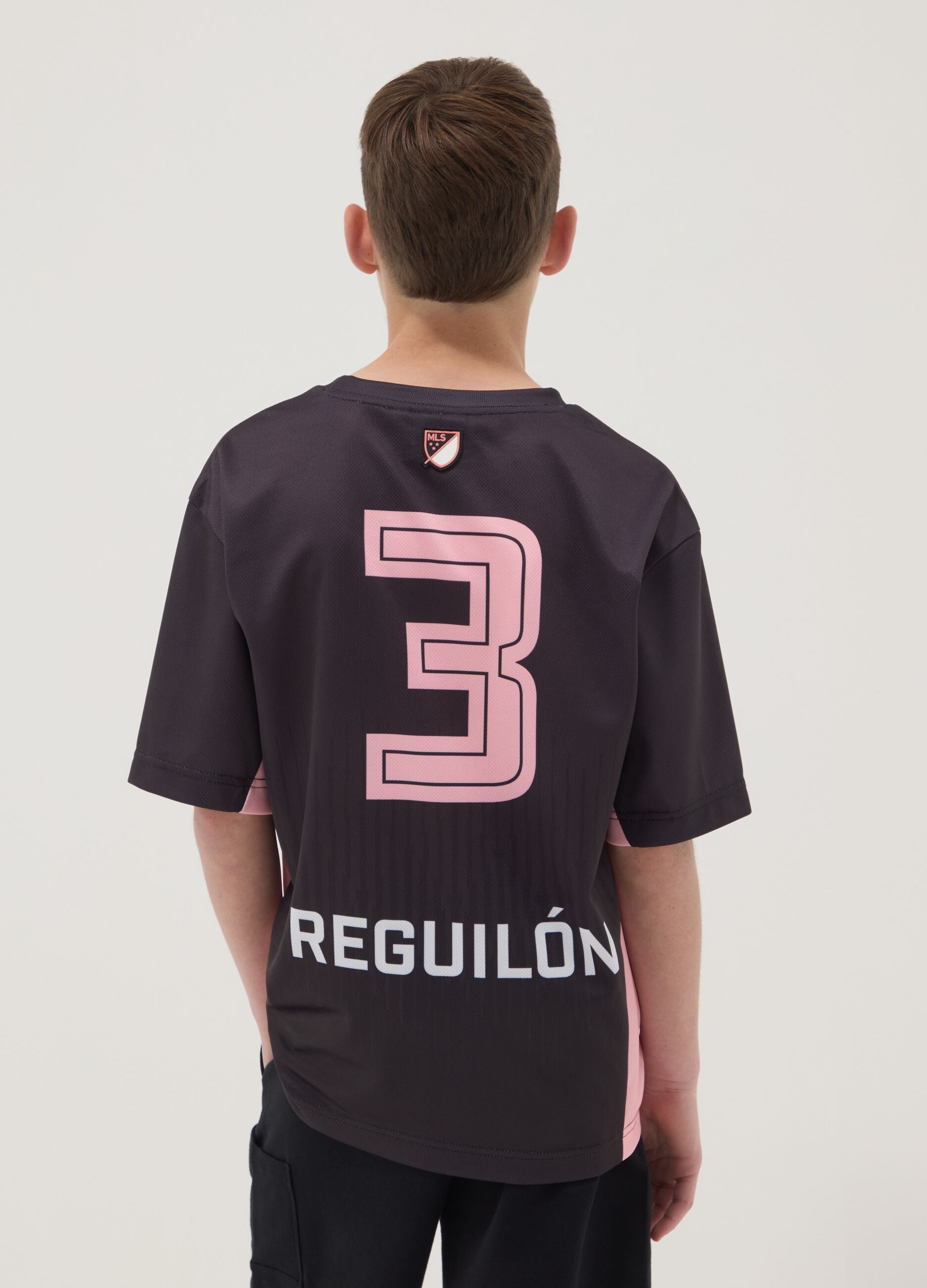 Black regular-fit short-sleeve T-shirt