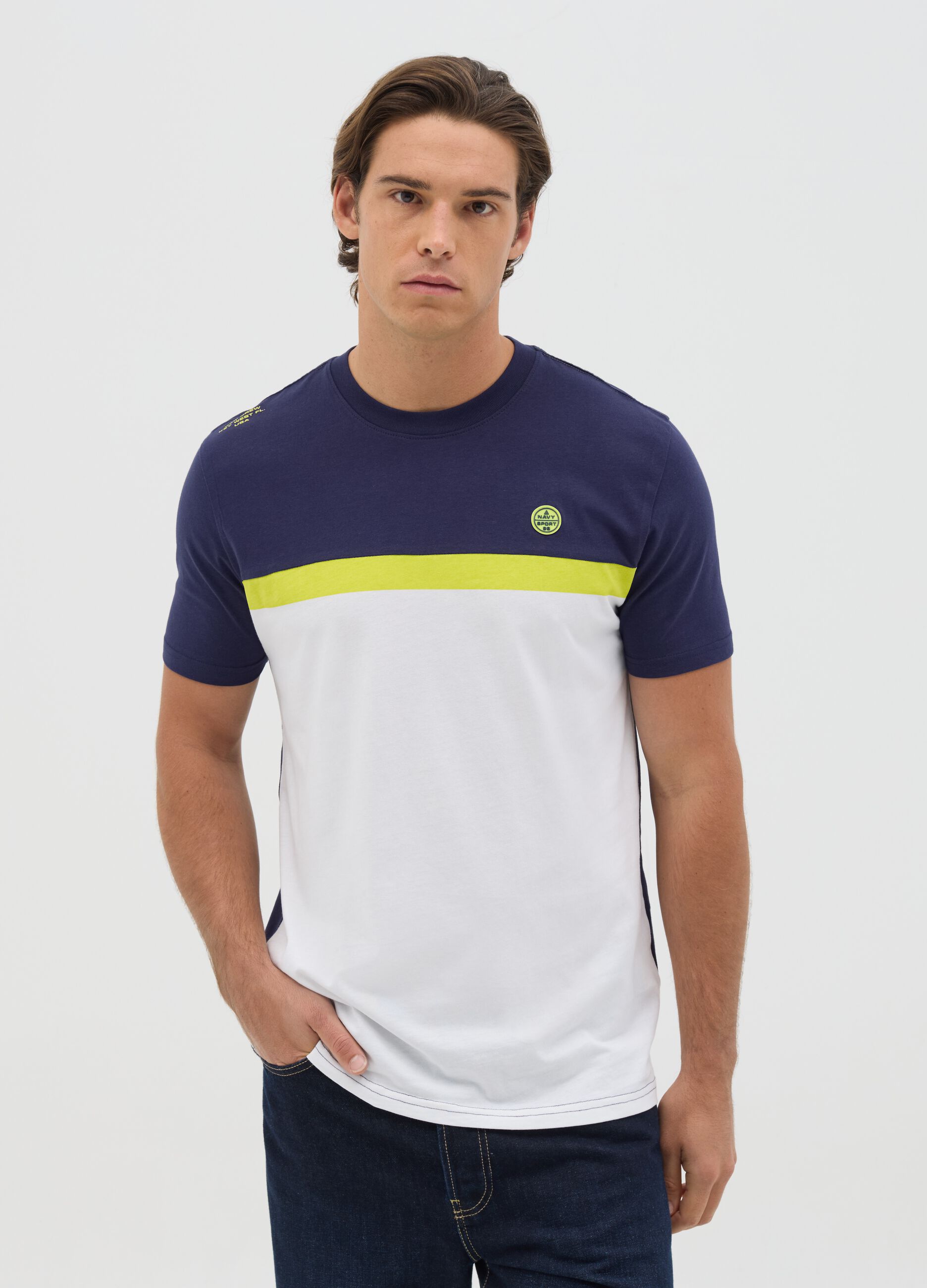 Colourblock T-shirt with contrasting details