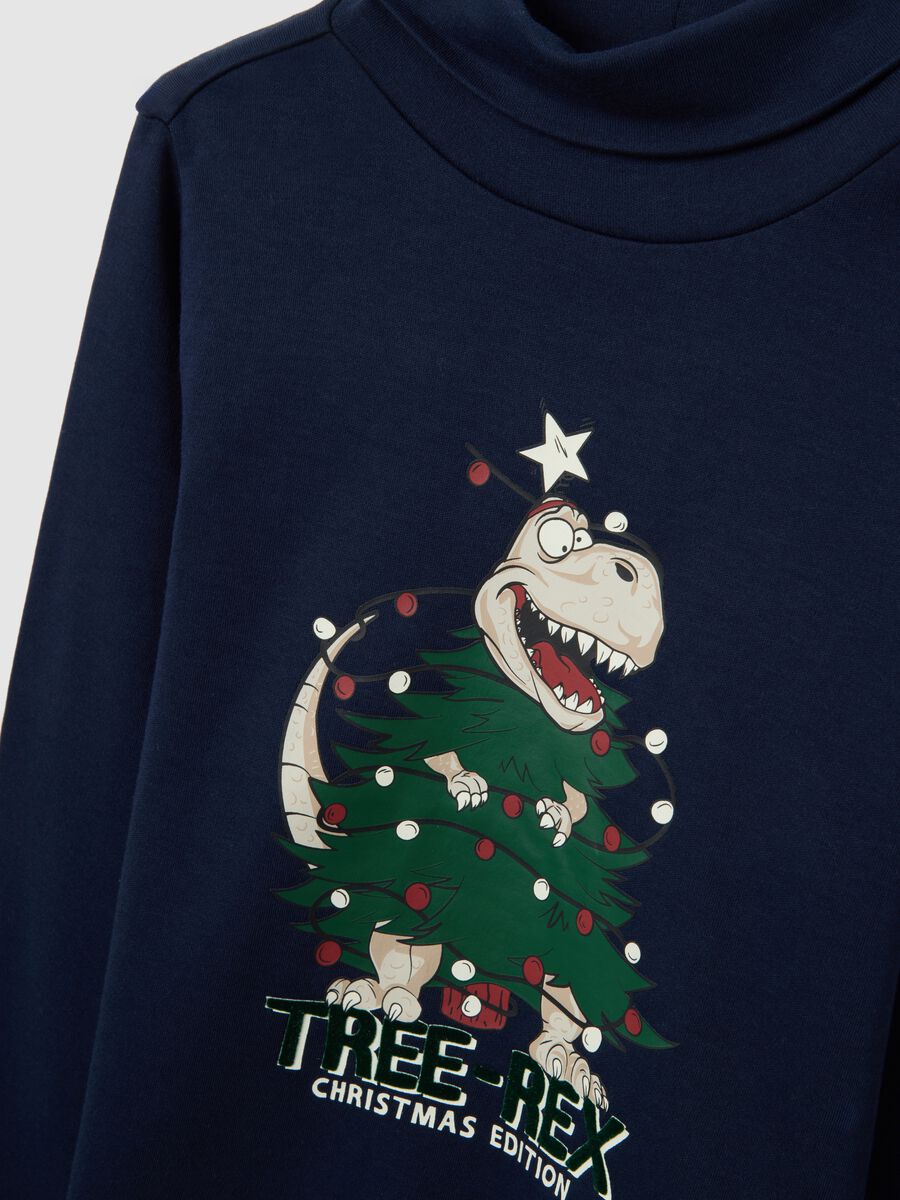 Maglia blu collo alto da bambino in puro cotone regular fit stampa_2