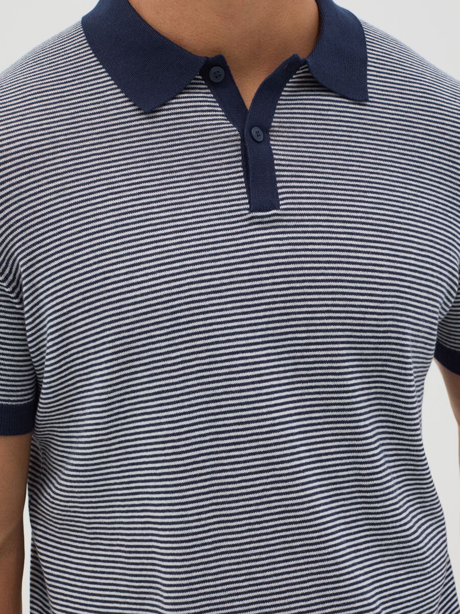 Cotton polo shirt with white and blue stripes_3