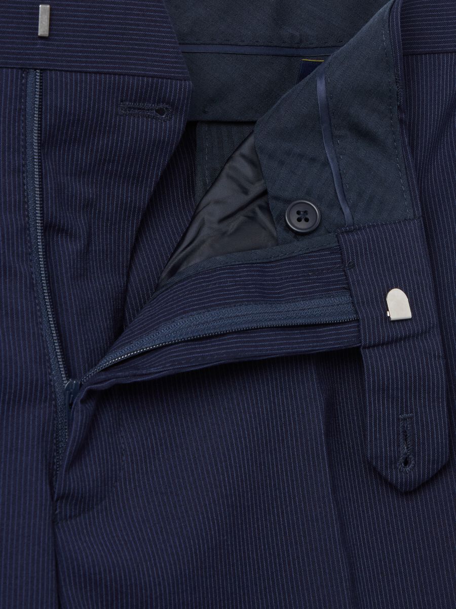 Regular-fit trousers in viscose blend_5