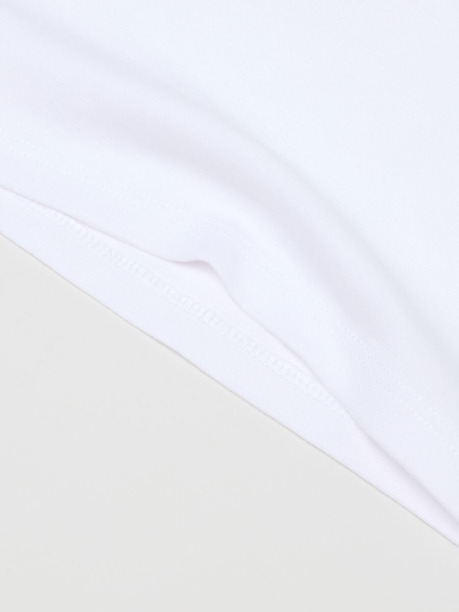 Pack of two sleeveless white cotton t-shirts for girls - regular fit_2