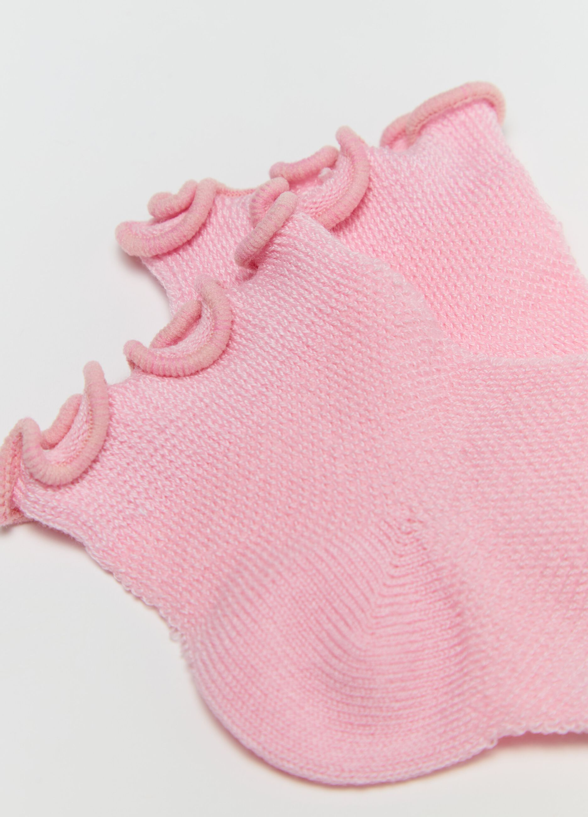 Two-pair pack short socks with wavy edge