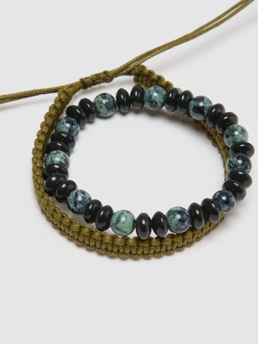 Bipack bracciali multicolor con perline in vetro e design intrecciato_2