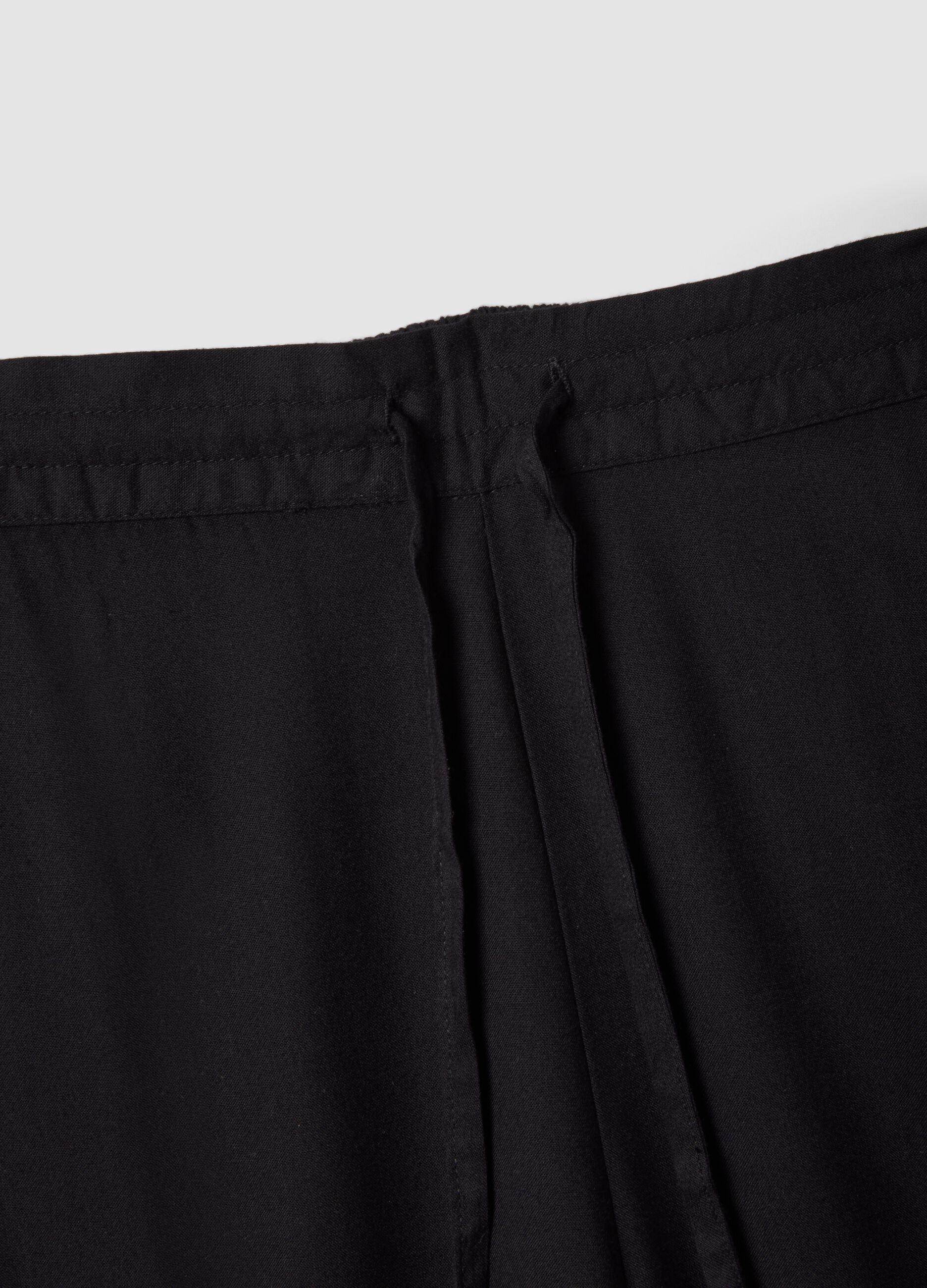 Pantaloni lunghi in pura viscosa neri