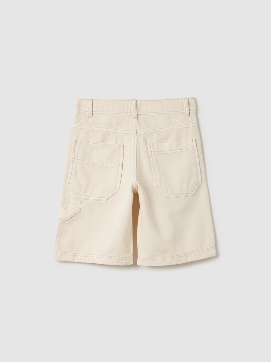 Beige Bermuda shorts in drill with five pockets_4