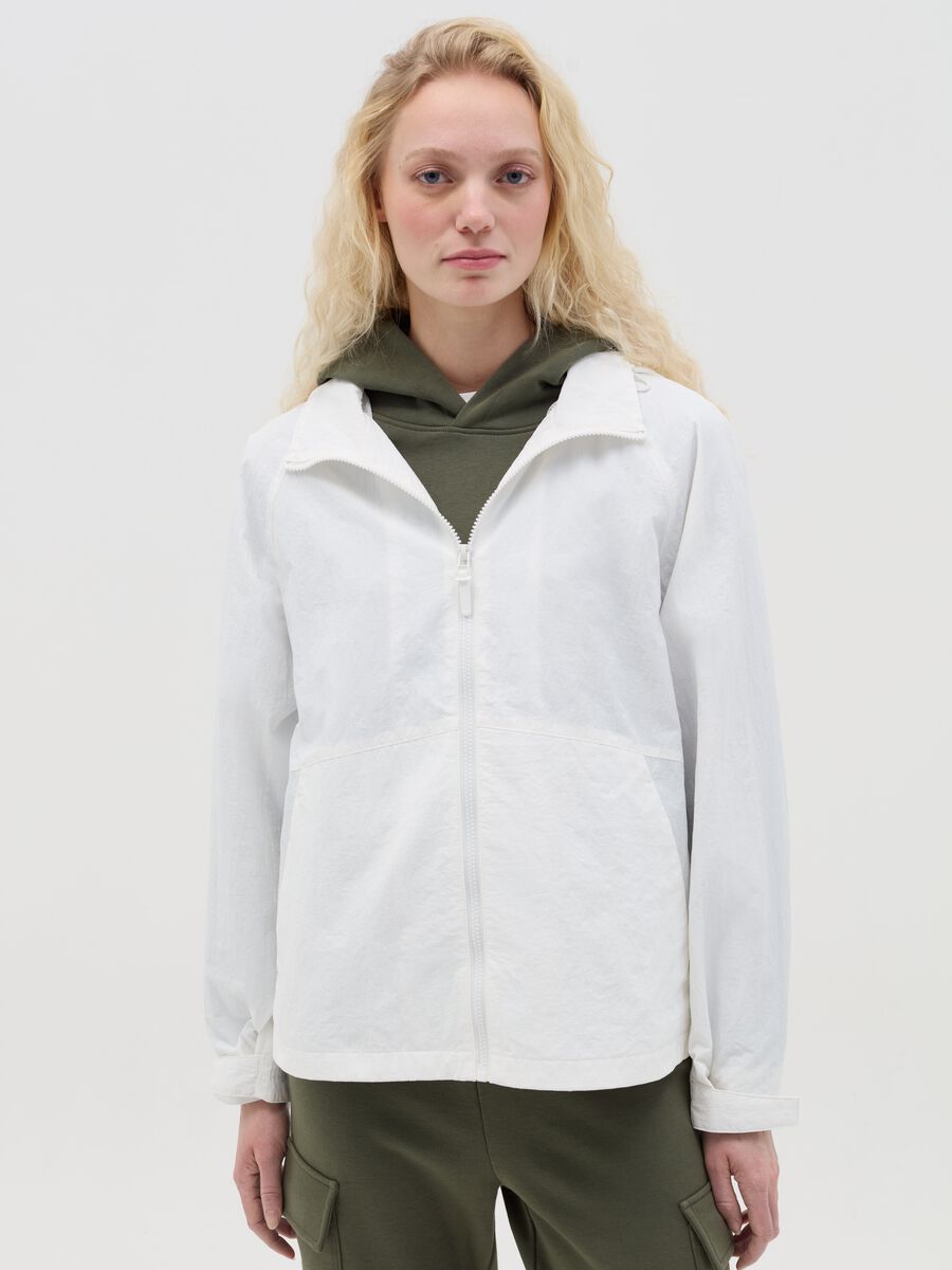 Essential short jacket with zip and hood_0