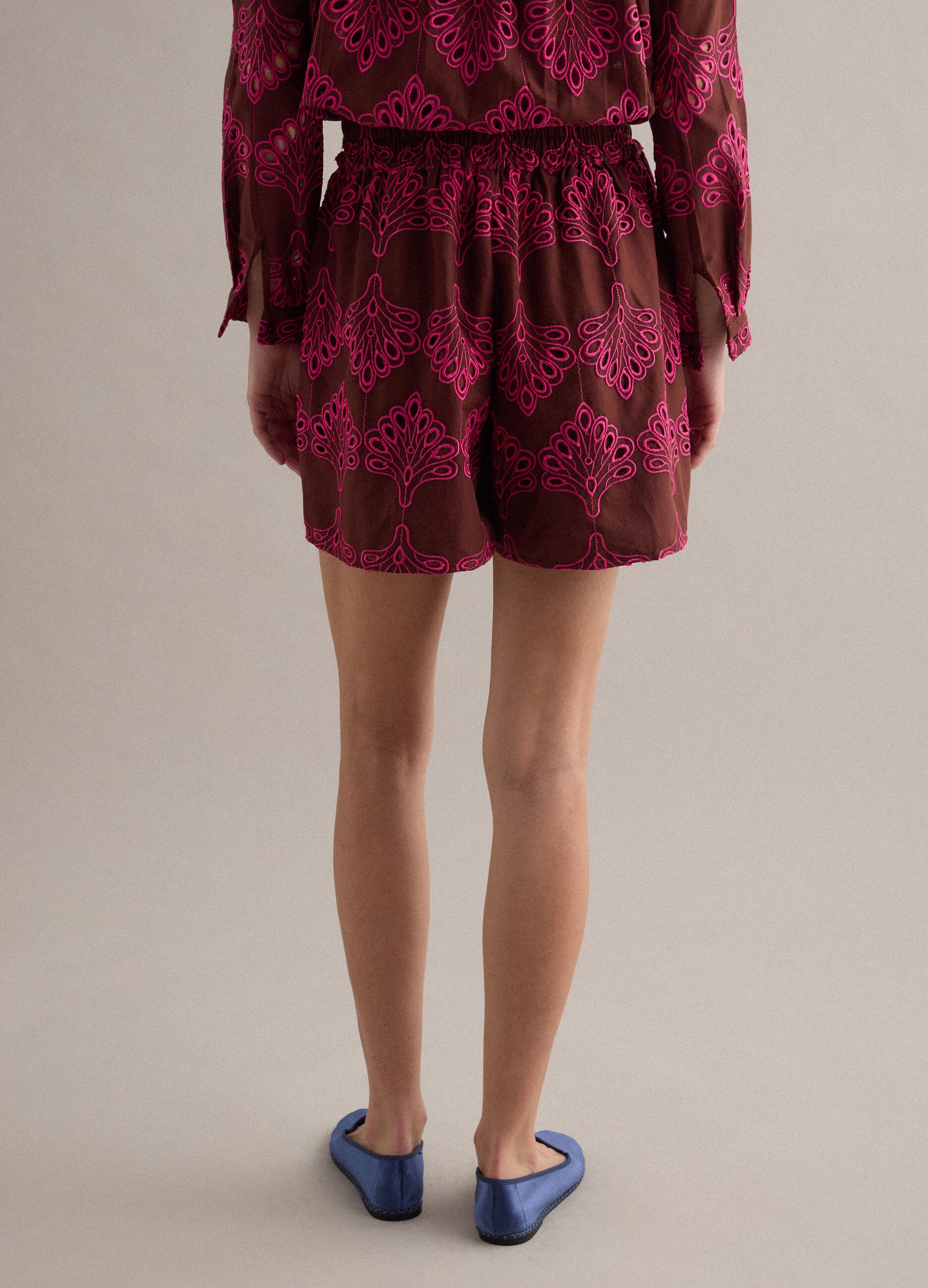 Multicolour pure cotton shorts with openwork embroidery, regular fit