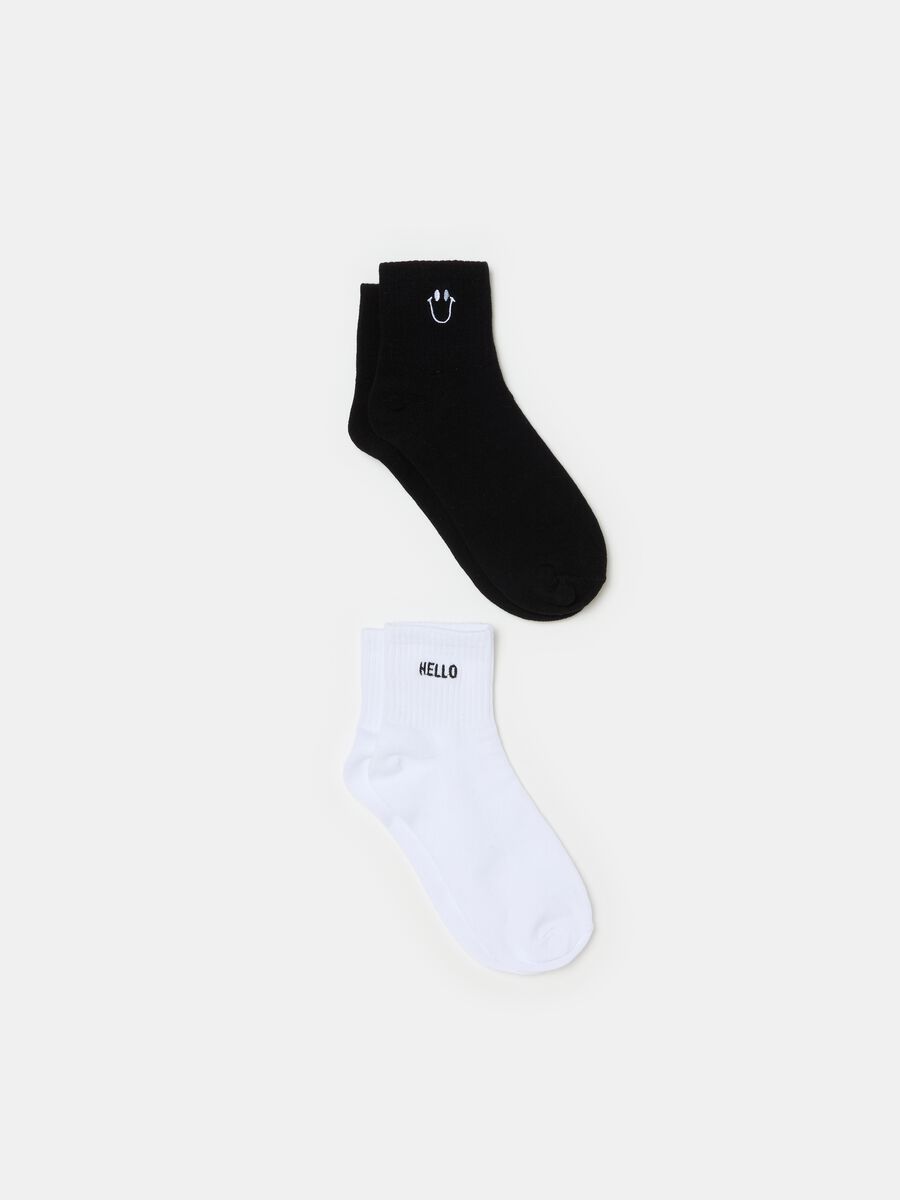 Two-pair pack short socks with embroidery_0