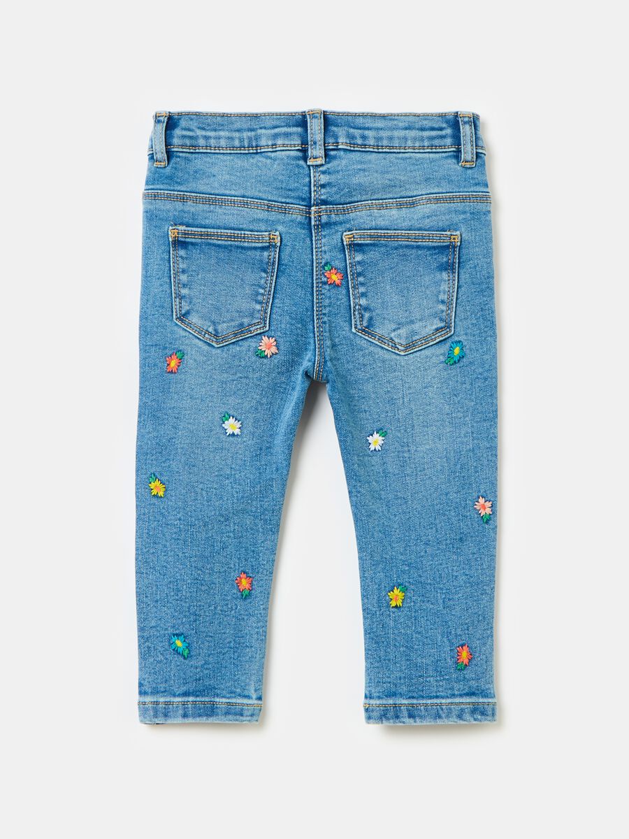 Jeans con ricamo fiorellini_1