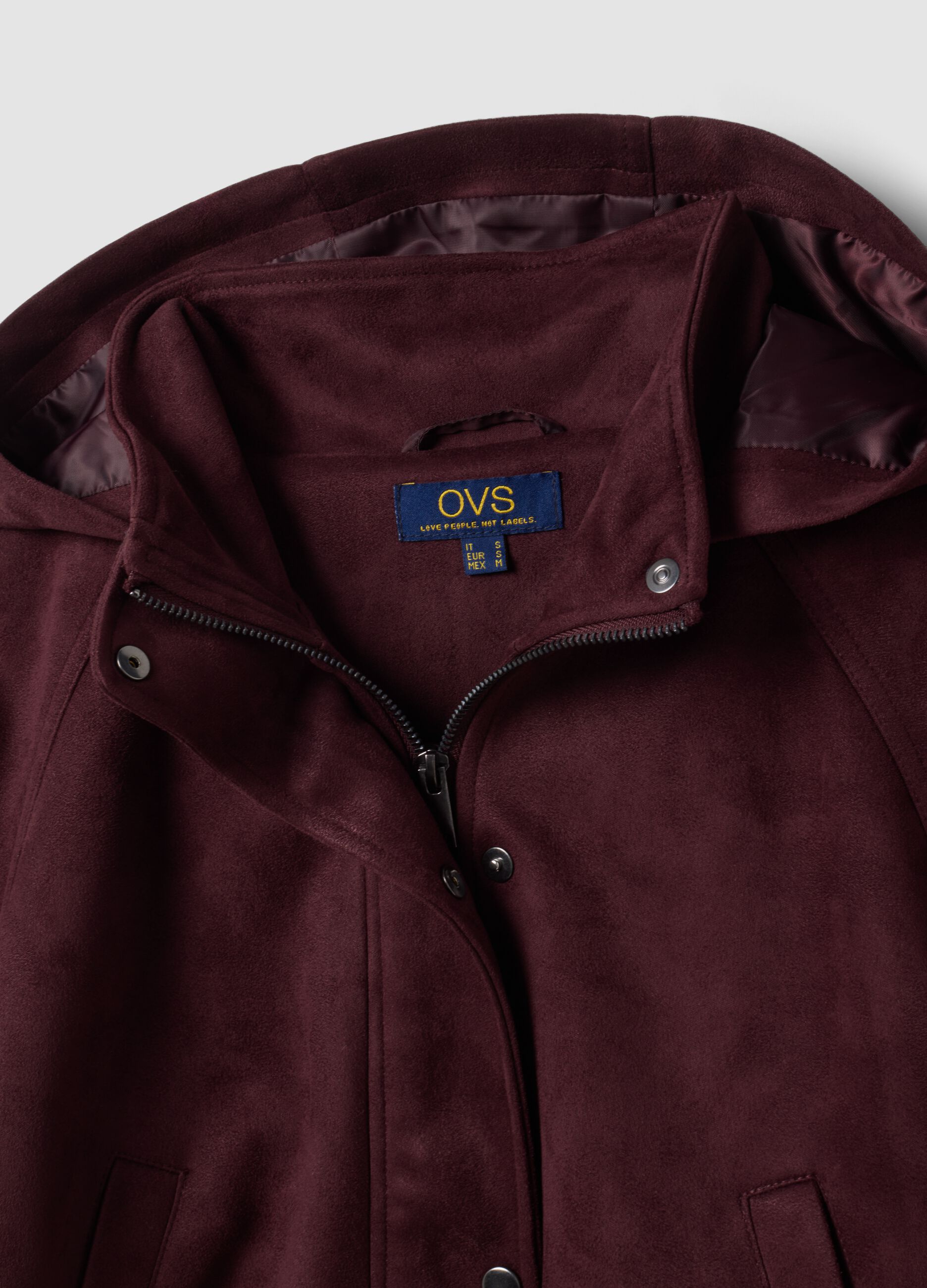 Parka viola con cappuccio e chiusura zip e bottoni