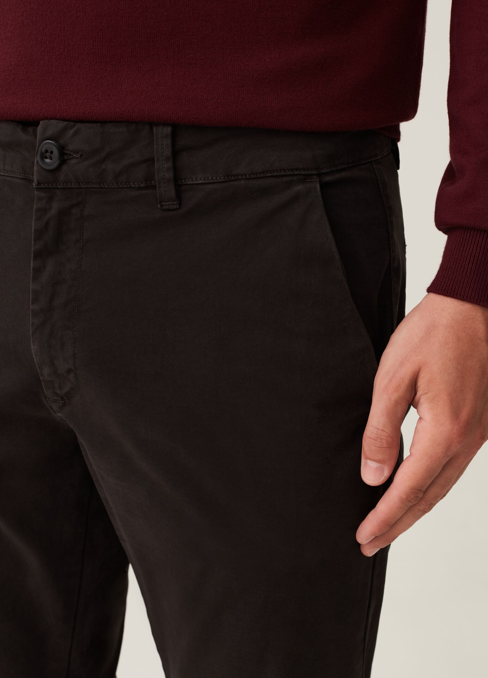 Pantaloni chino in cotone stretch tinta unita