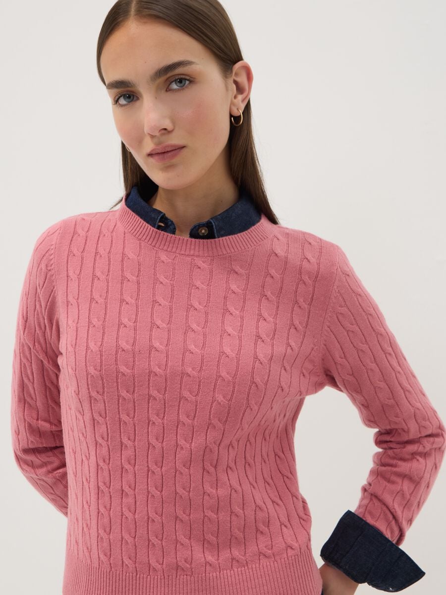 Maglia girocollo rosa a trecce regular fit_2