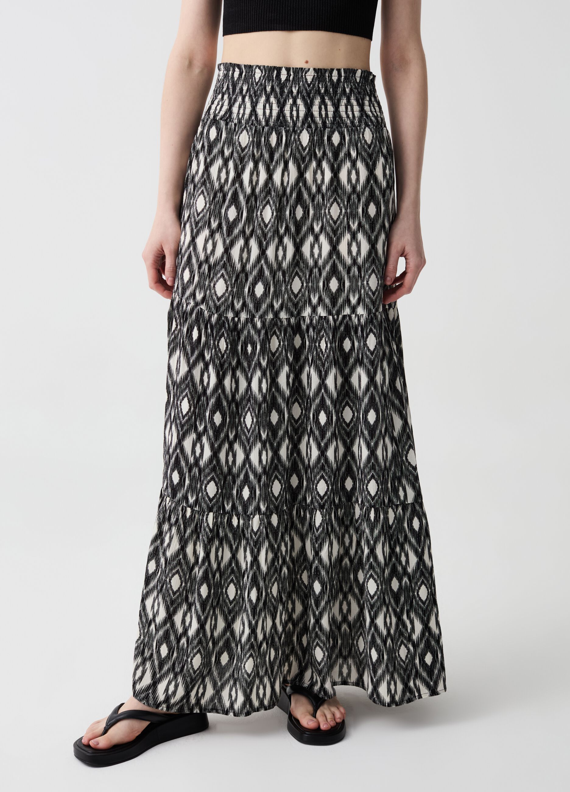 Long tiered skirt in crêpe with ikat print