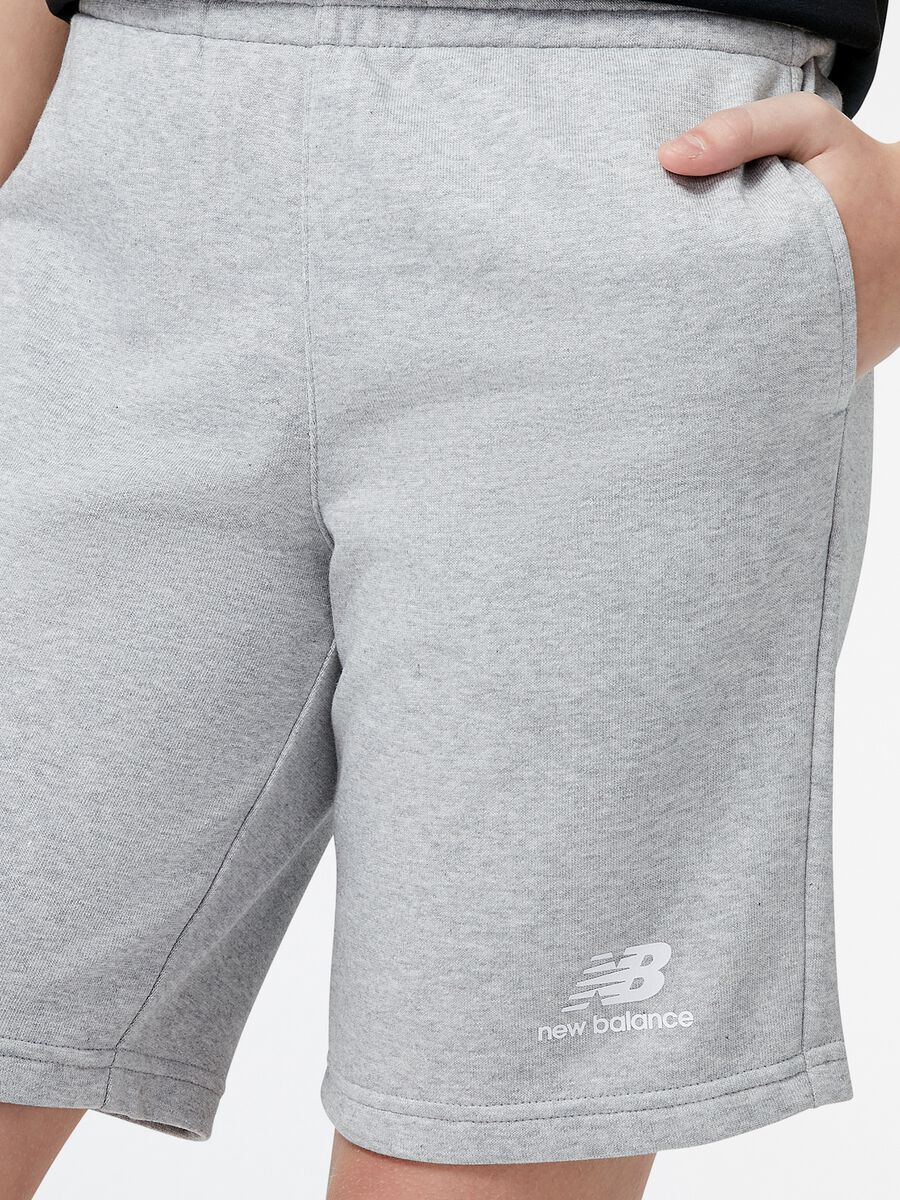Shorts con logo Essentials_3