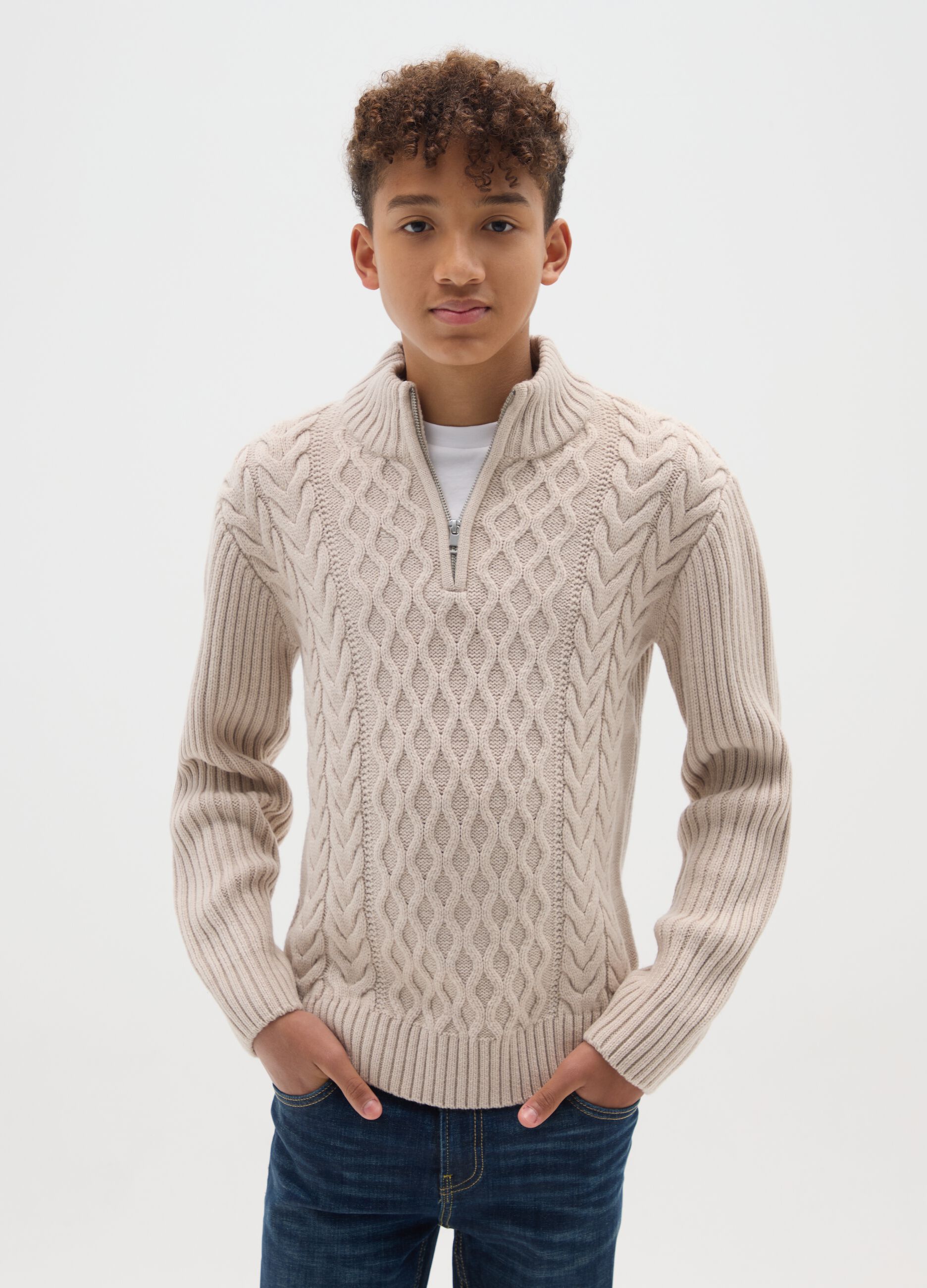 Maglione beige da ragazzo regular fit con design a treccia e mezza zip