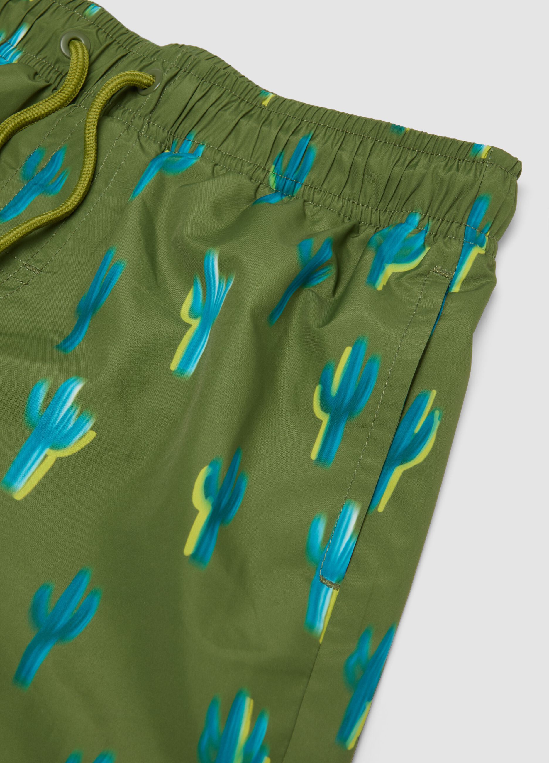 Green cactus-print boys&rsquo; swim shorts