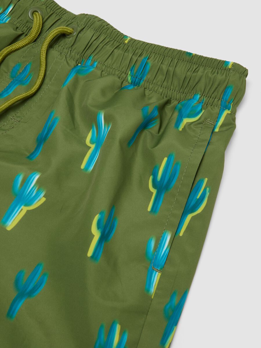 Green cactus-print boys&rsquo; swim shorts_2