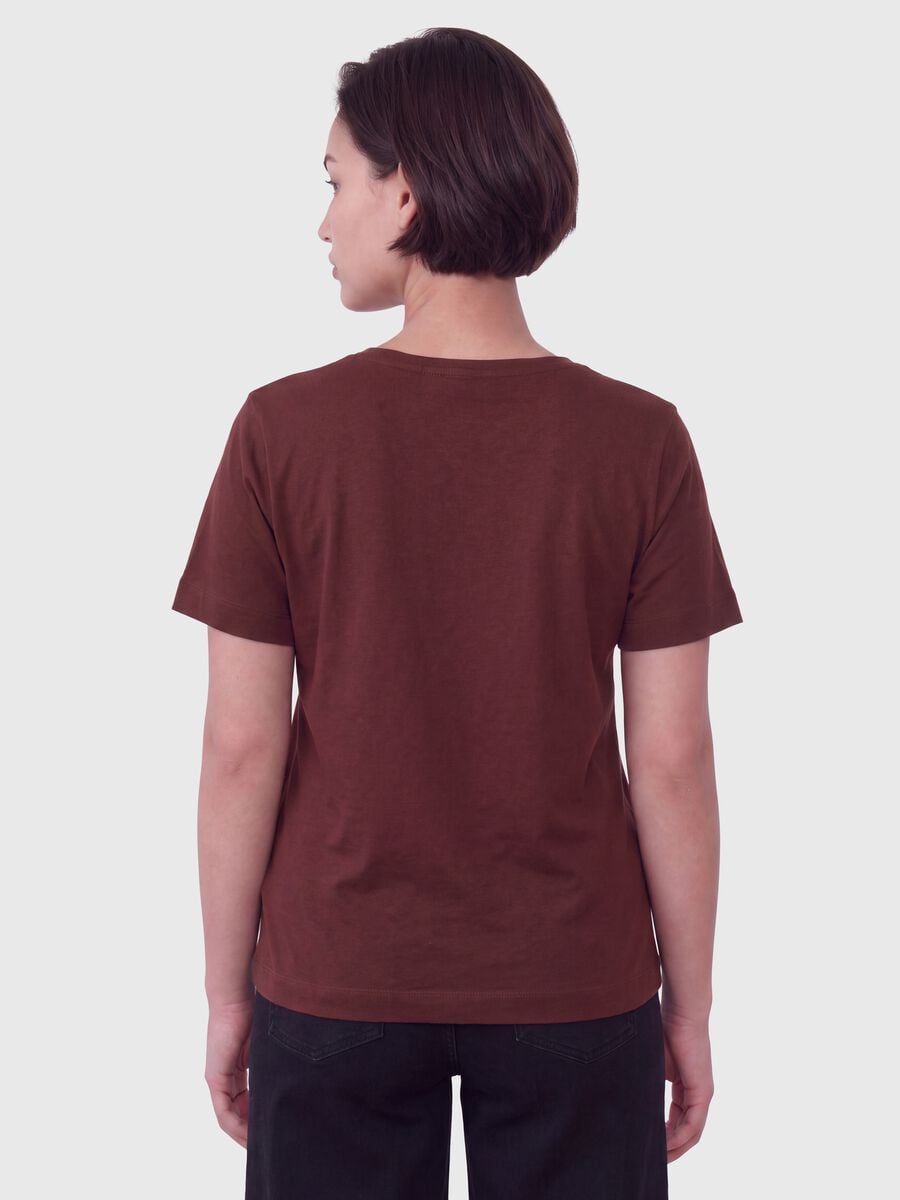 T-shirt rossa in puro cotone con stampa floreale regular fit_3
