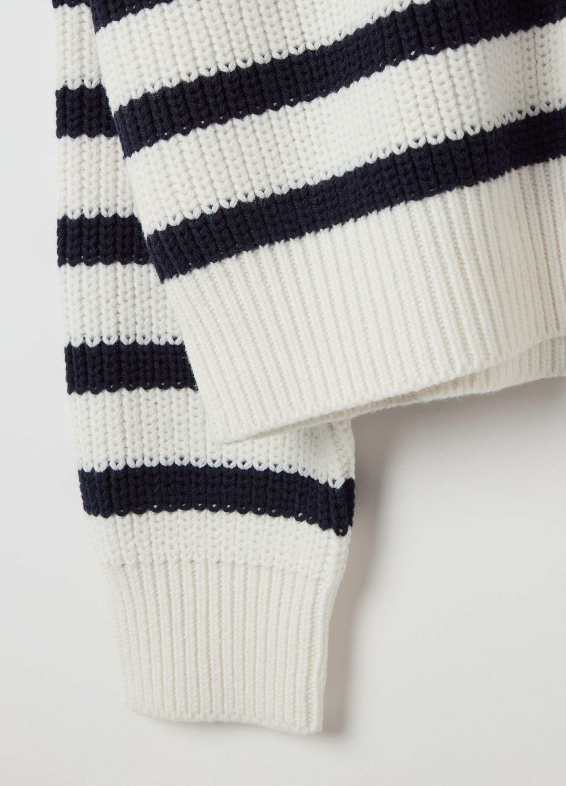 Cardigan a righe con maniche raglan