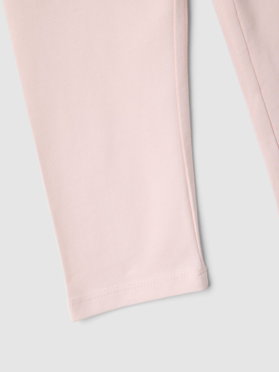 Leggings in cotone elasticizzato rosa da bambina slim fit con cuore_3