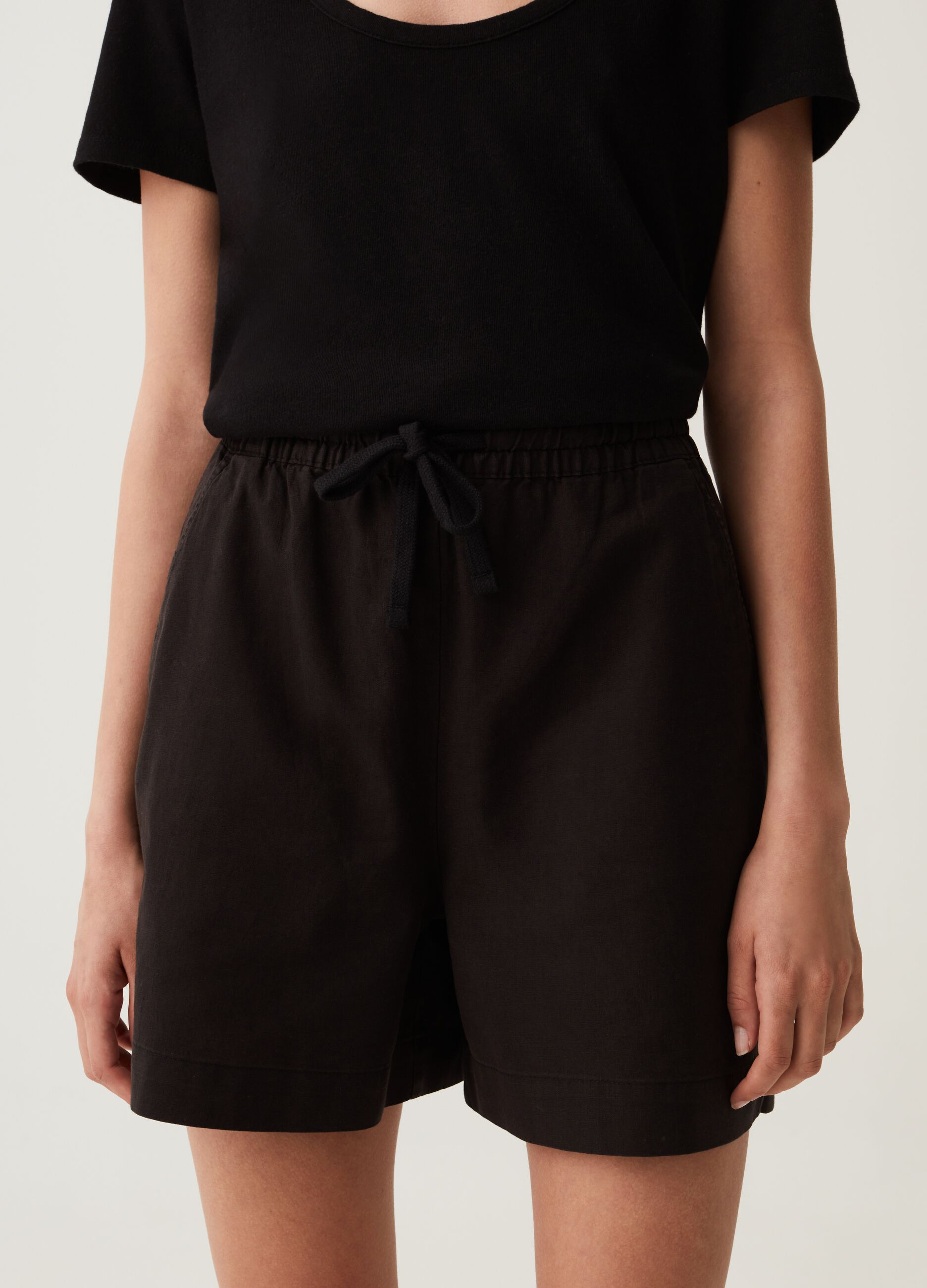 LESS IS BETTER Shorts in lino e cotone con coulisse_1
