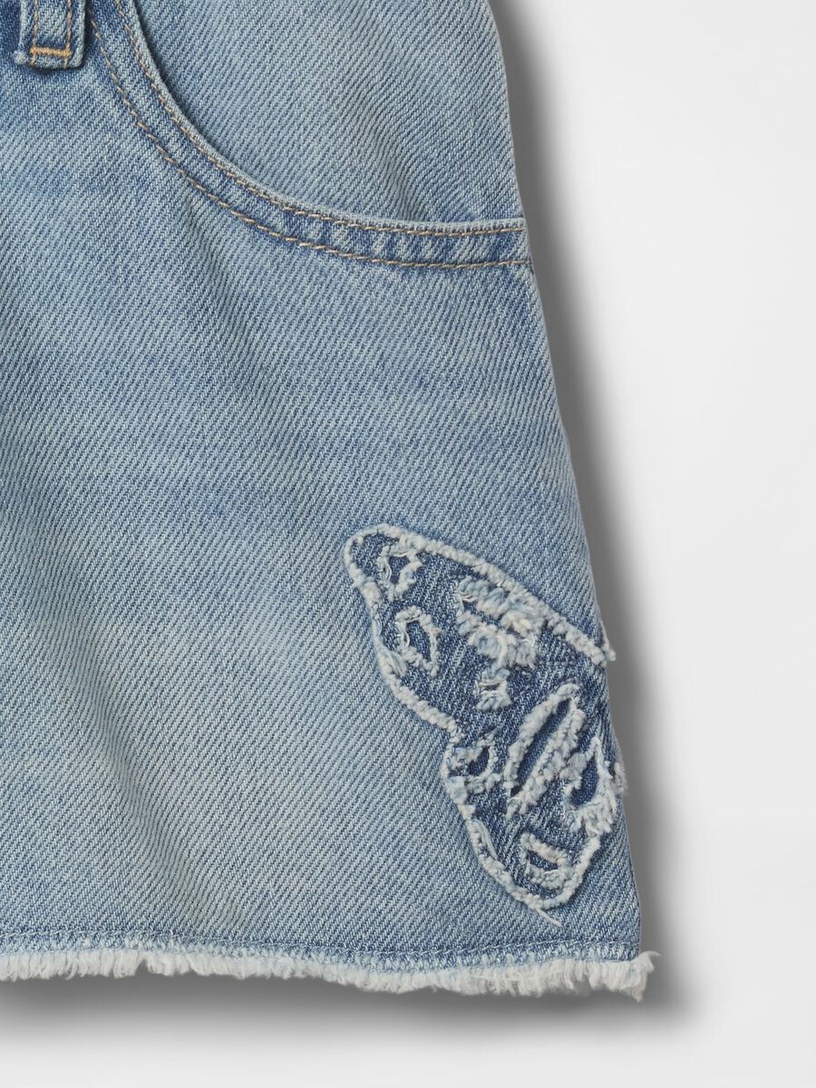 Light Denim Shorts with Butterfly Application_5