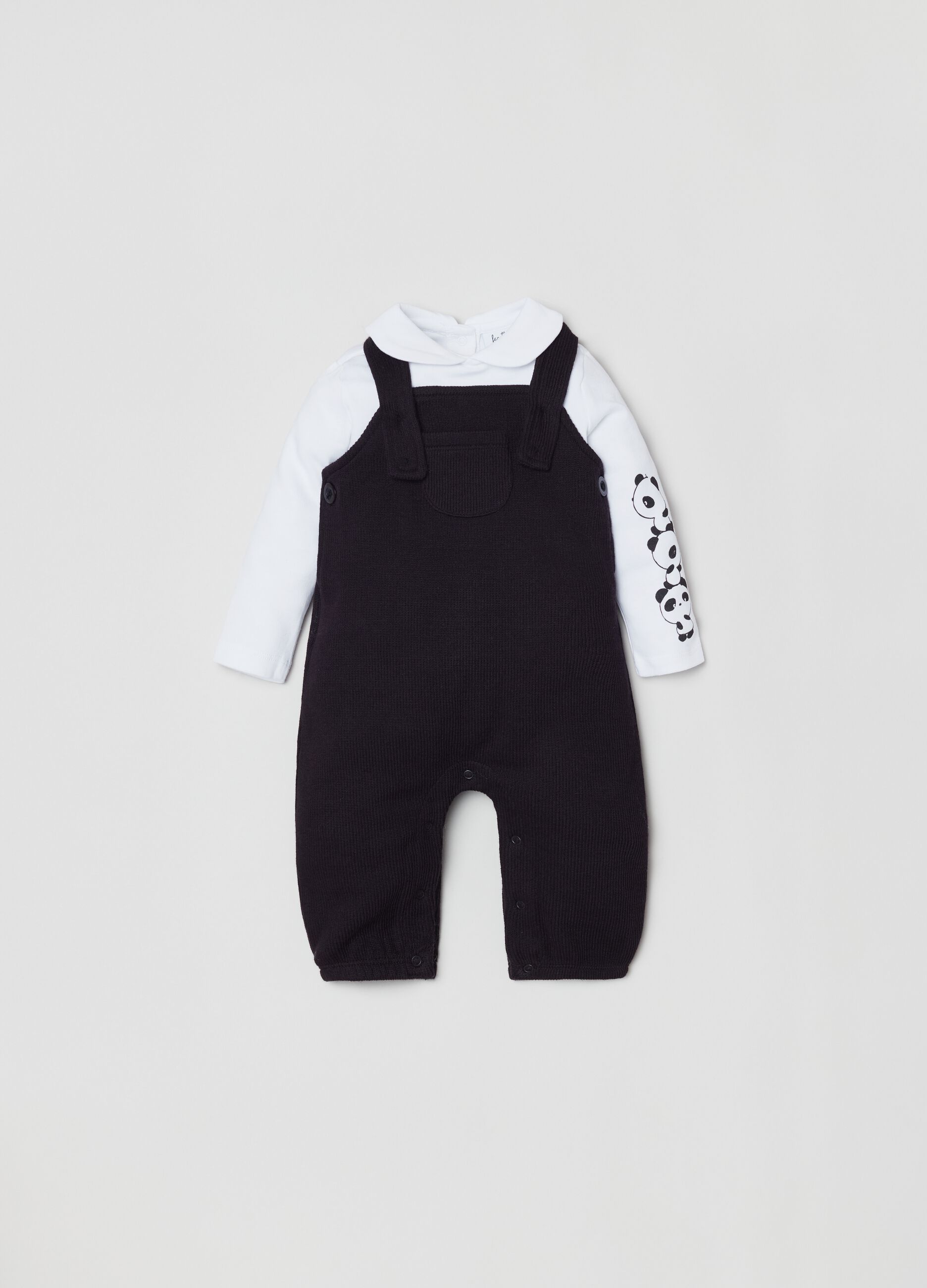 Set t-shirt e salopette in maglia_0