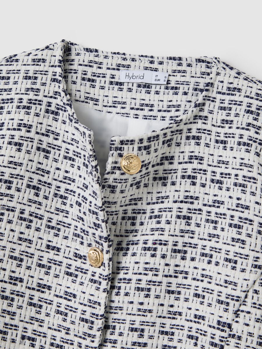 Short black and white jacket in tweed_5