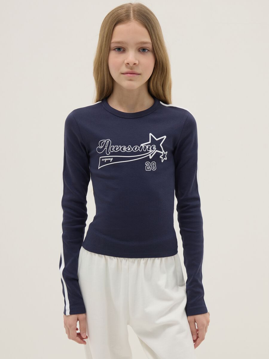 T-shirt in cotone elasticizzato blu da ragazza slim fit con stelle_0