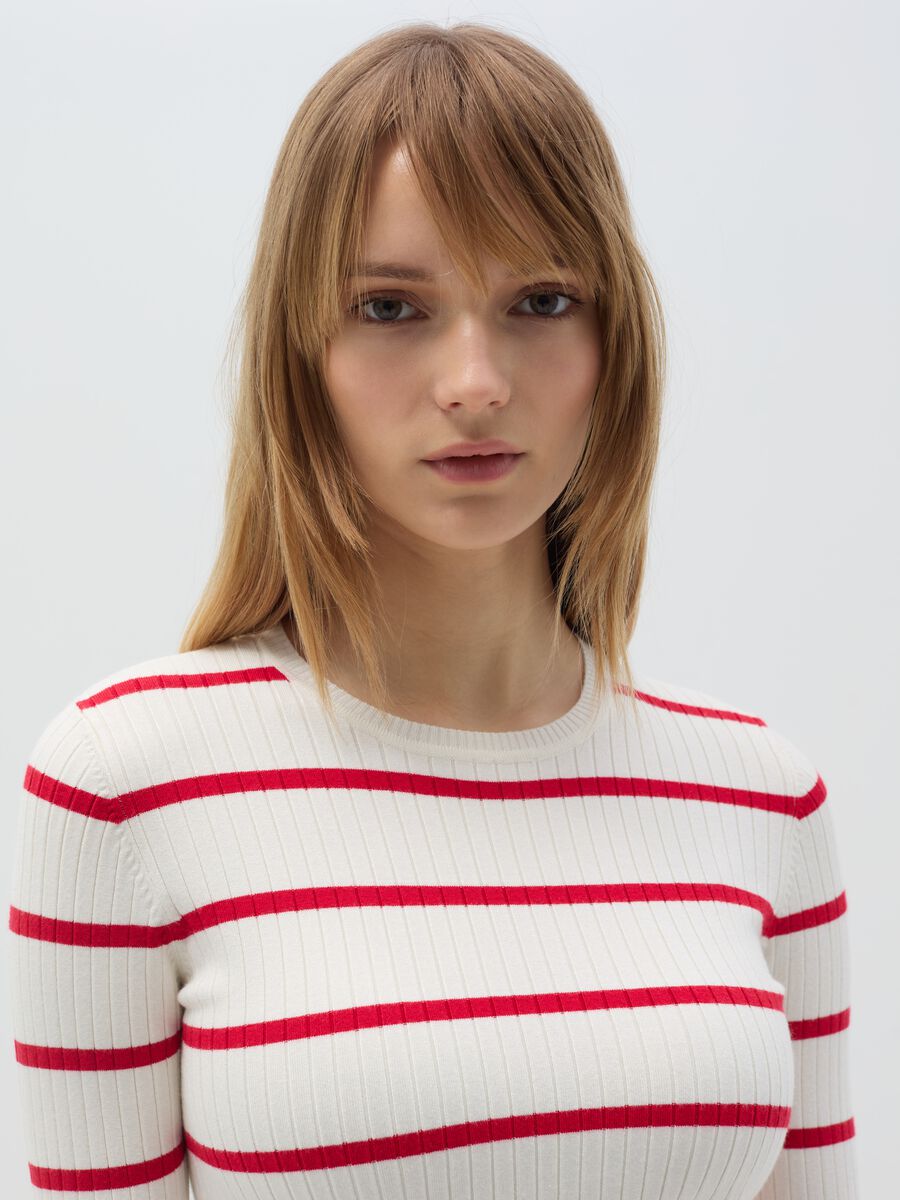 Flat ribbed top with striped pattern_2