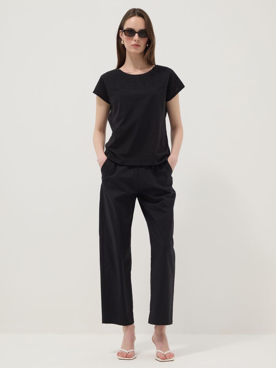 Black pure cotton T-shirt with Broderie Anglaise lace insert_2