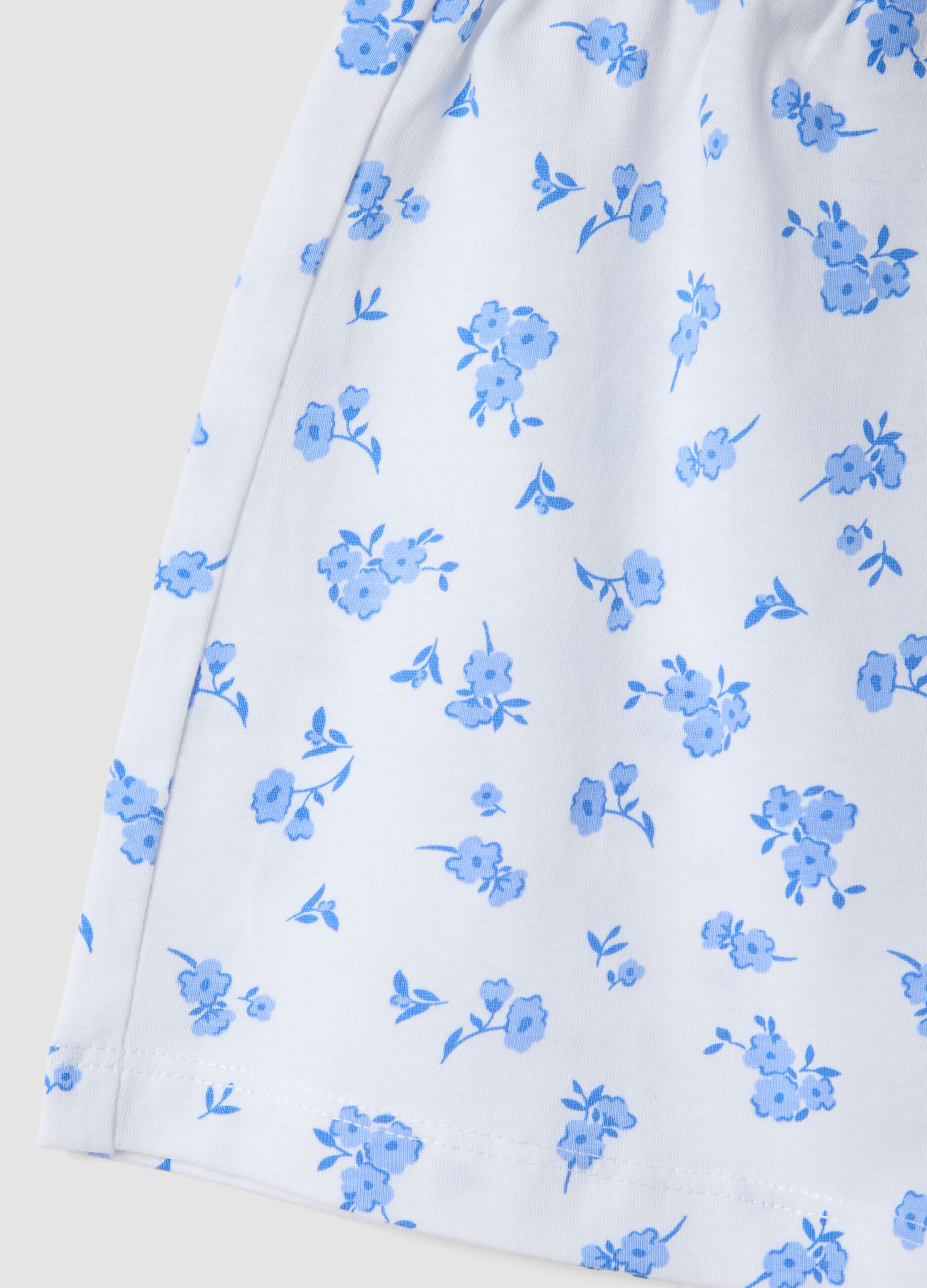 Girls&rsquo; pure cotton white shorts with floral print