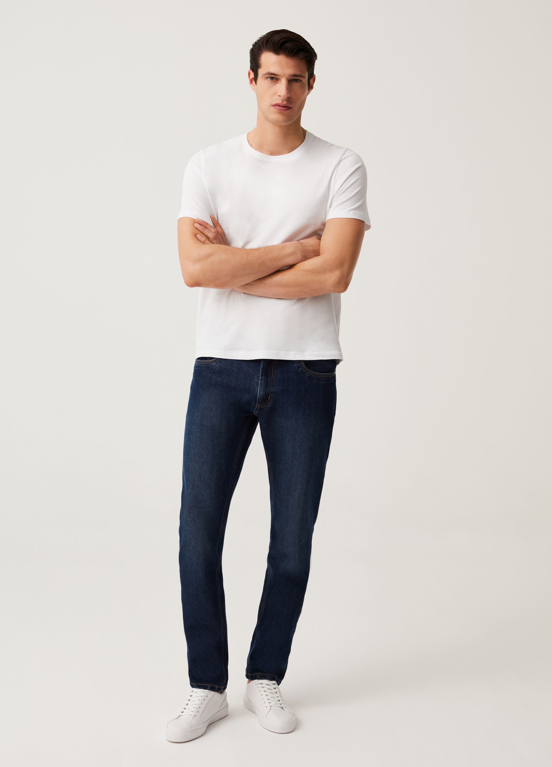 Slim-fit jeans with five pockets