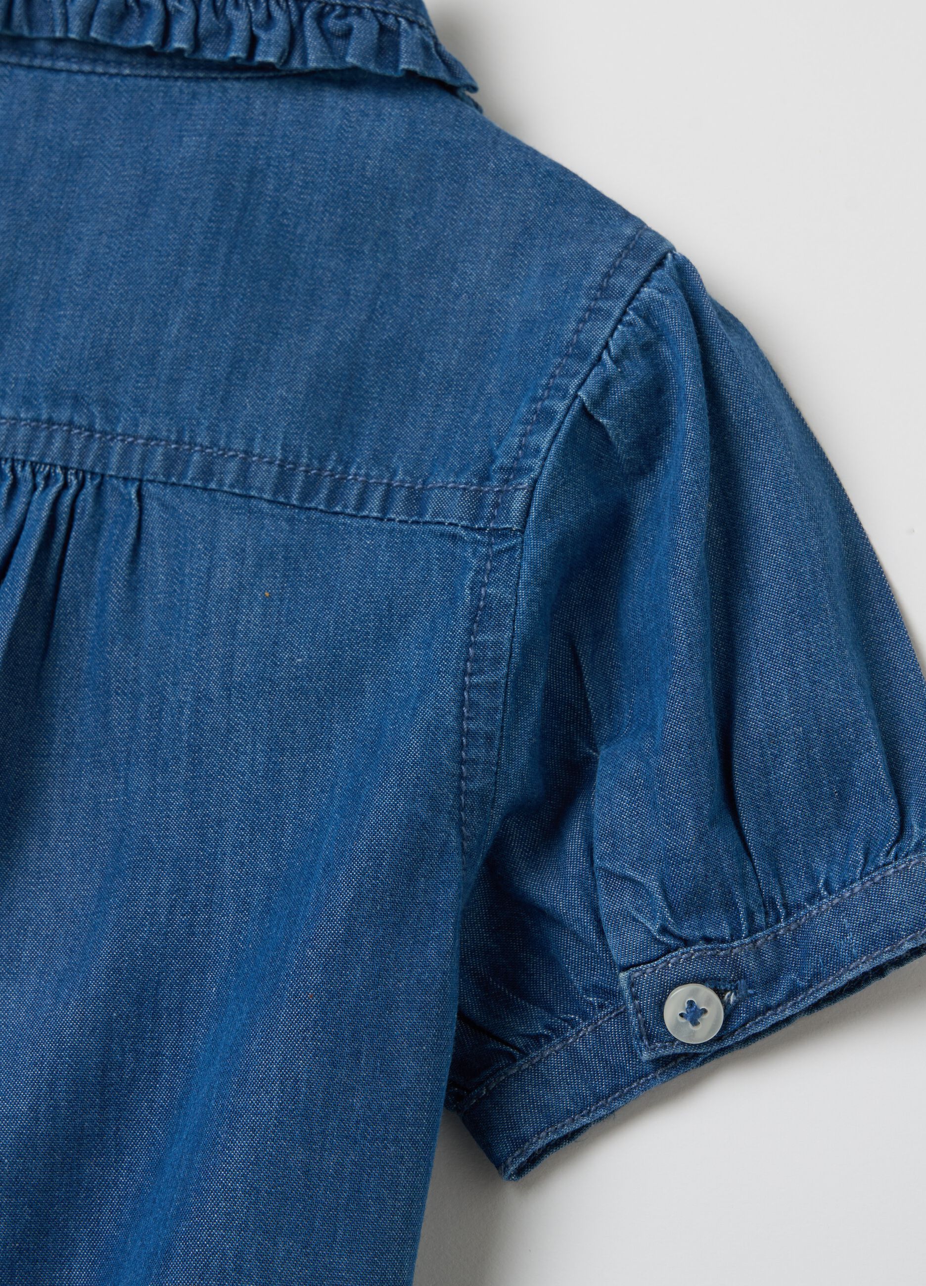 Short-sleeved denim shirt