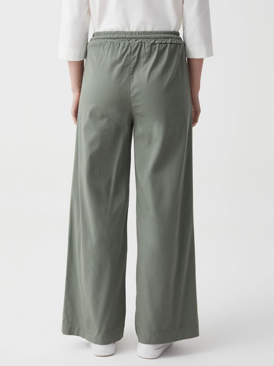 Wide leg trousers with drawstring and pleats_2
