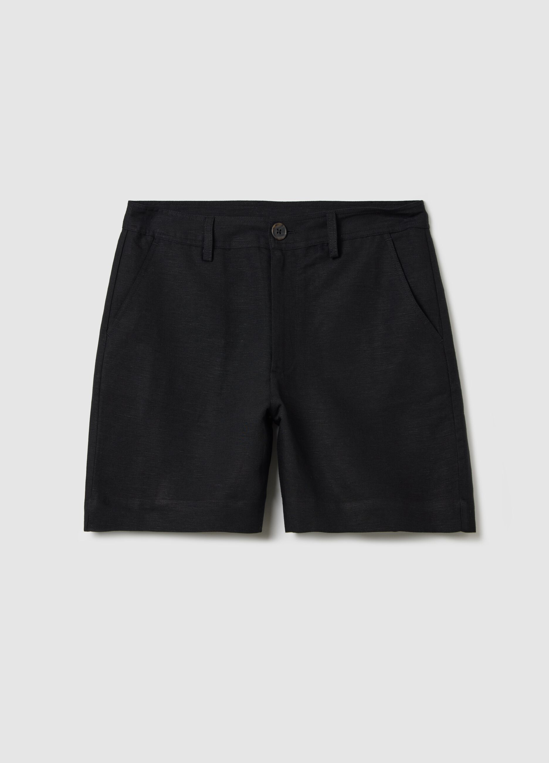 Black Bermuda shorts in linen and viscose