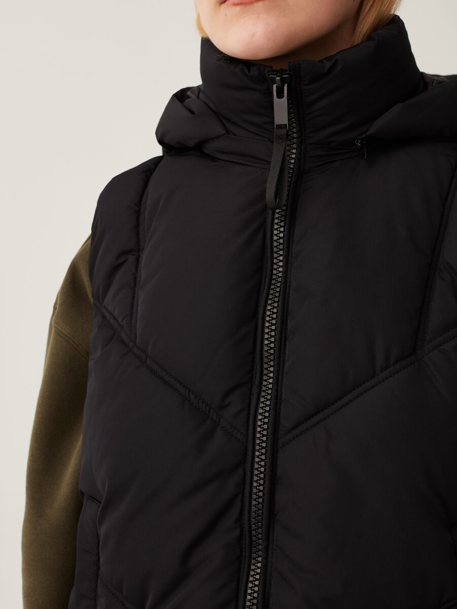 Gilet full-zip trapuntato con cappuccio_3