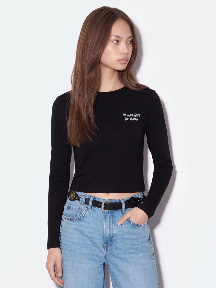 Black pure cotton T-shirt with chest lettering_0