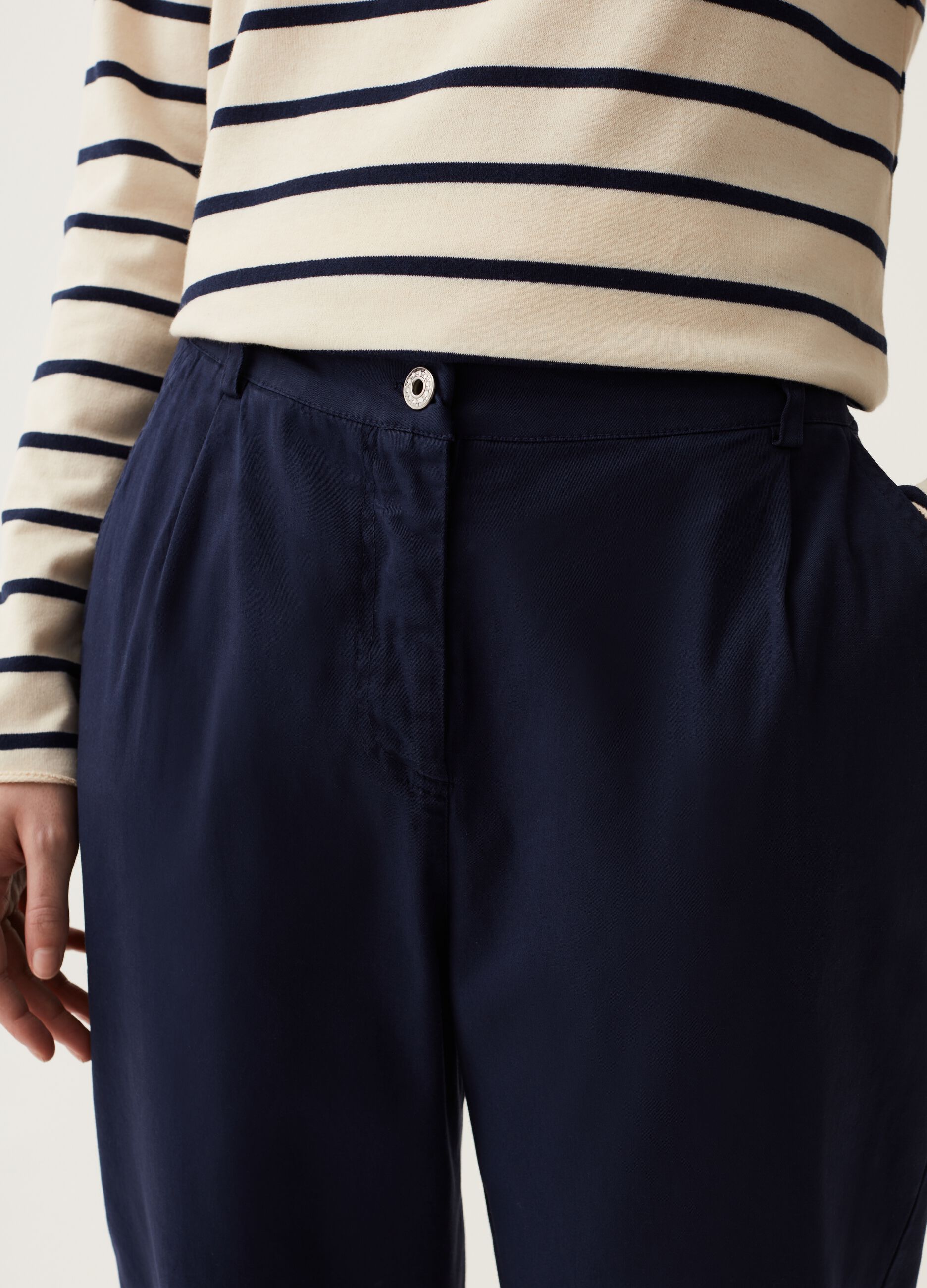 Pantaloni baggy fit con pinces Hybrid_3