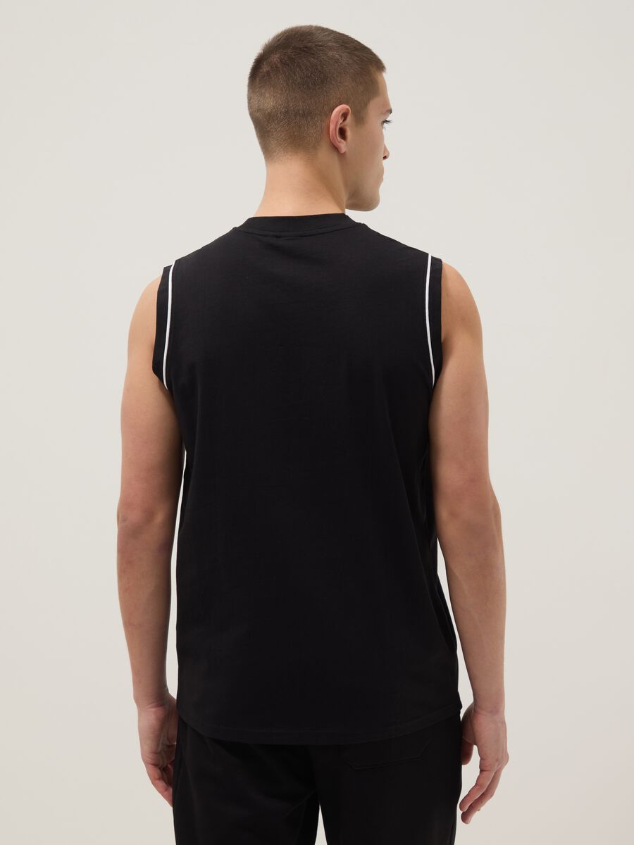Black sleeveless pure cotton vest with Everlast logo_2