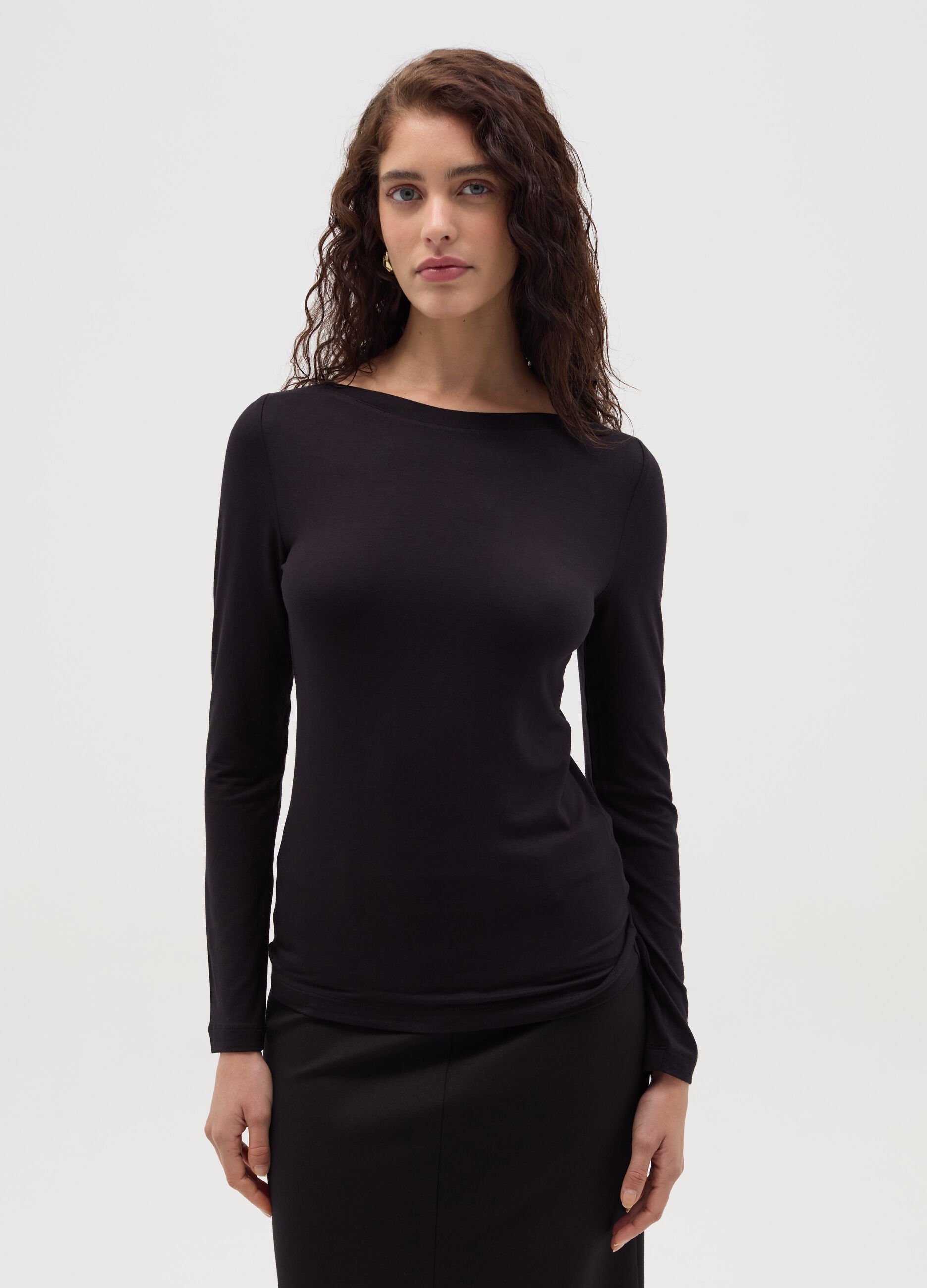 T-shirt with boat neck