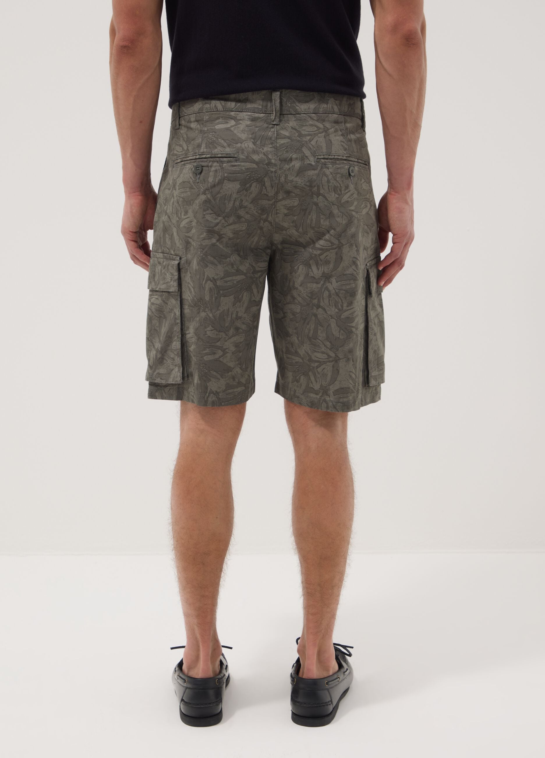Grey stretch cotton cargo bermuda shorts