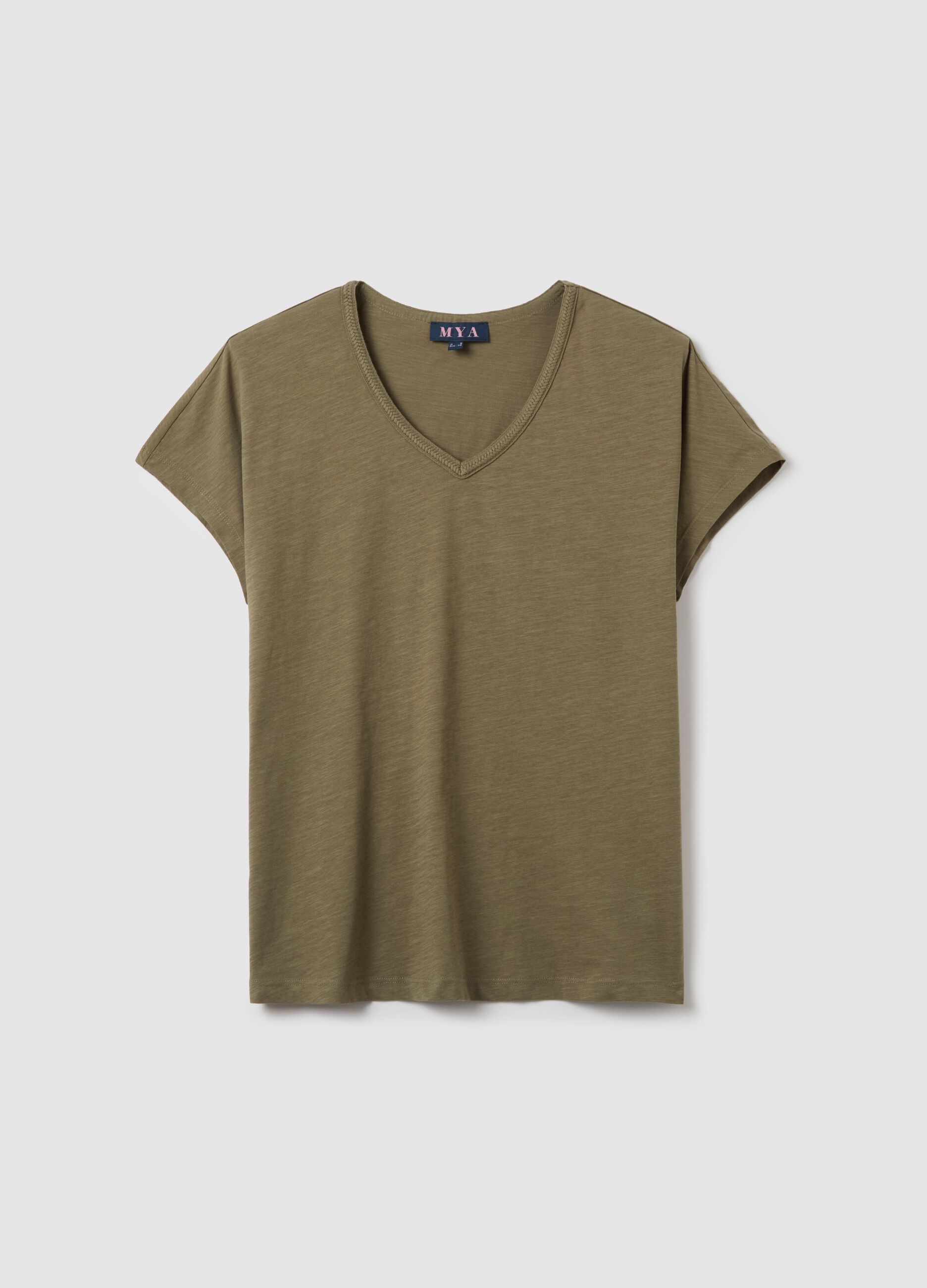 Curvy green T-shirt with V neck
