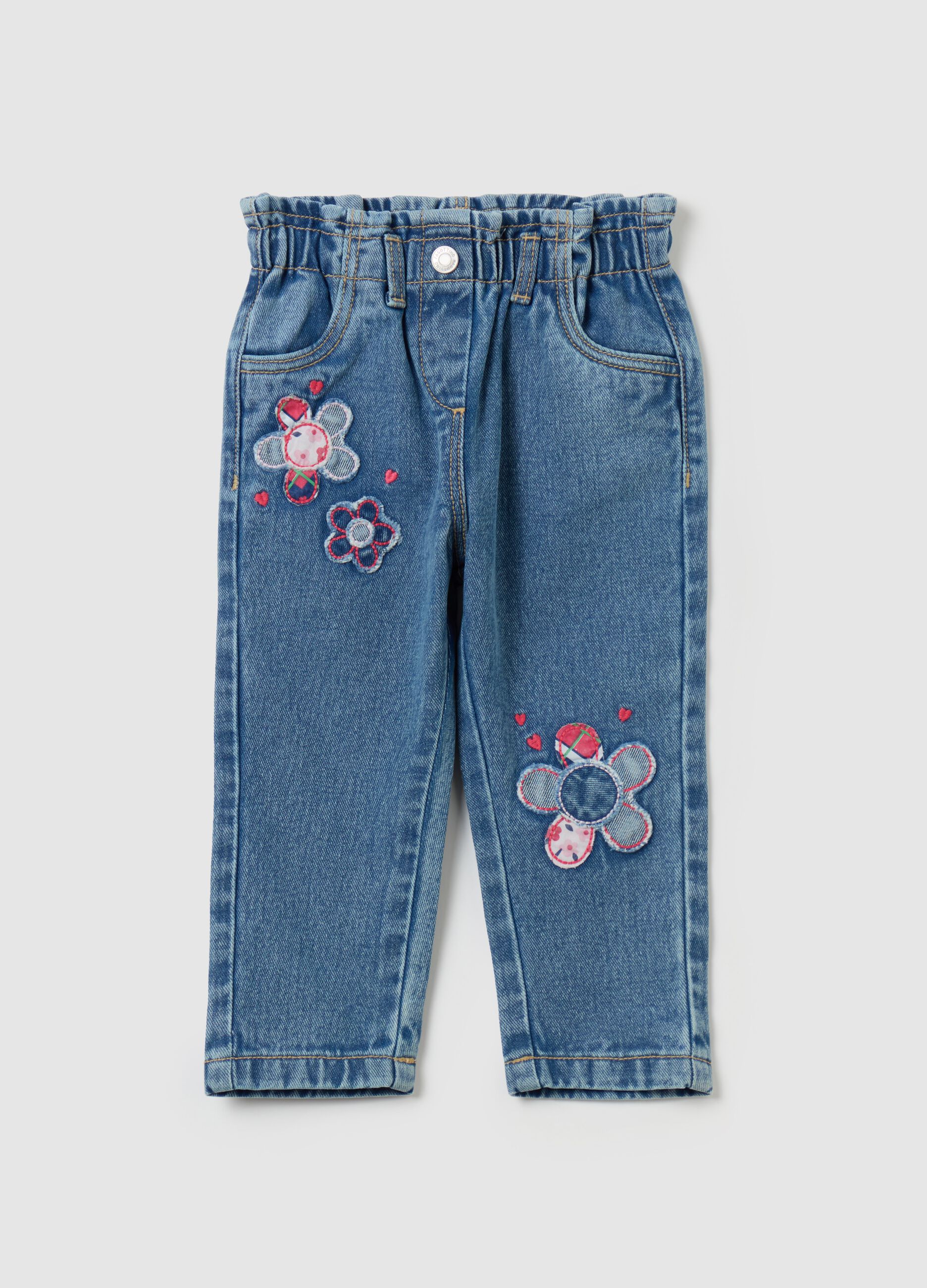 Jeans con tasche e patch fiori