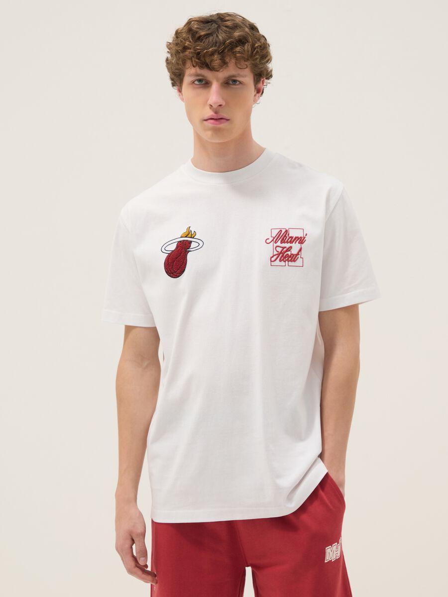 White pure cotton T-shirt with embroidered Miami Heat logo_1