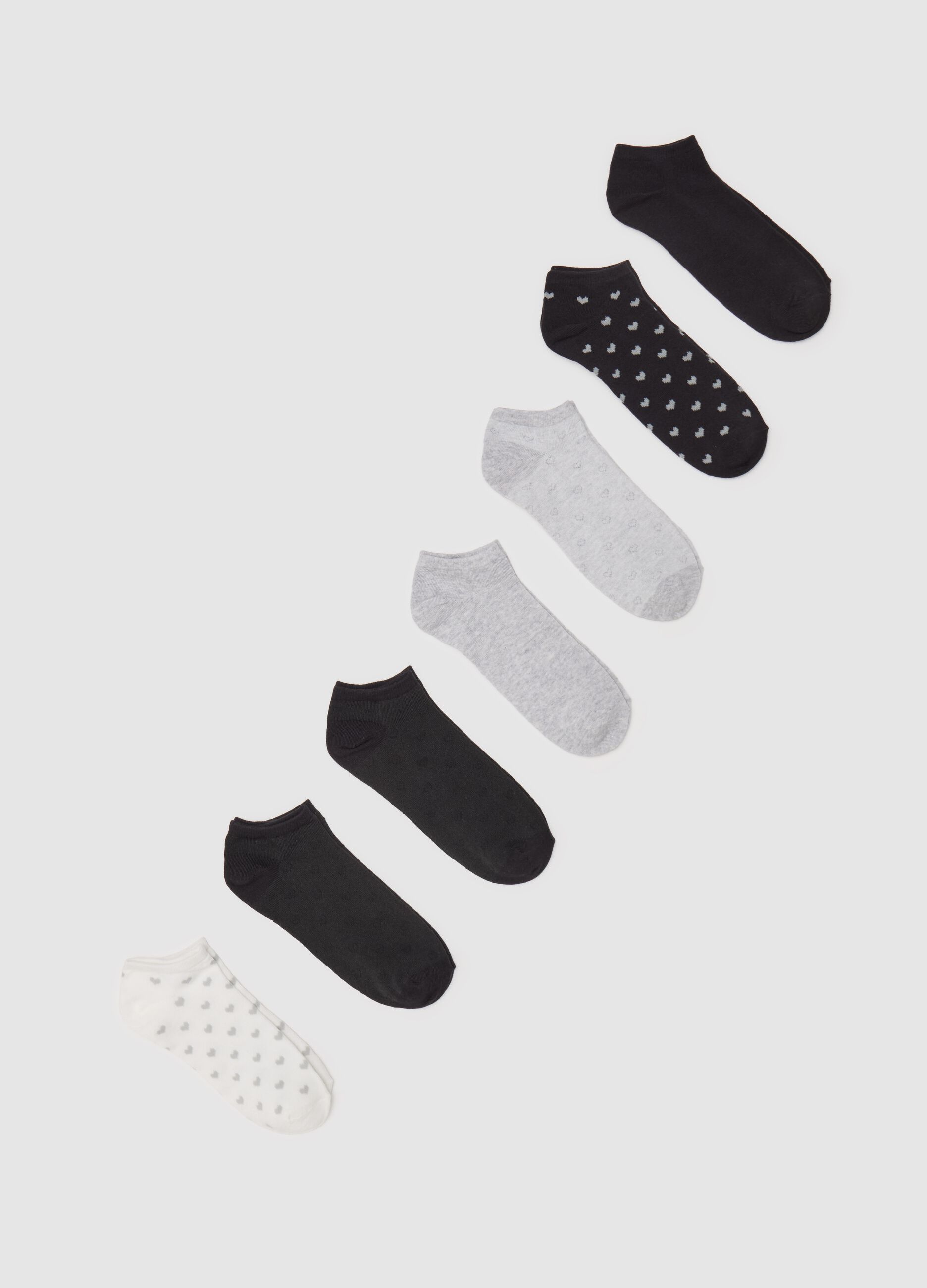 Seven-pair pack shoe liners with small hearts design