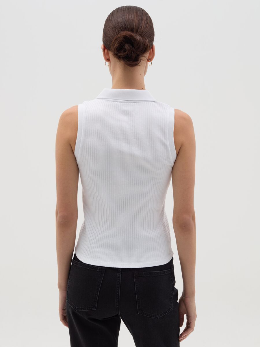 White short-sleeved polo shirt with ribbing_3
