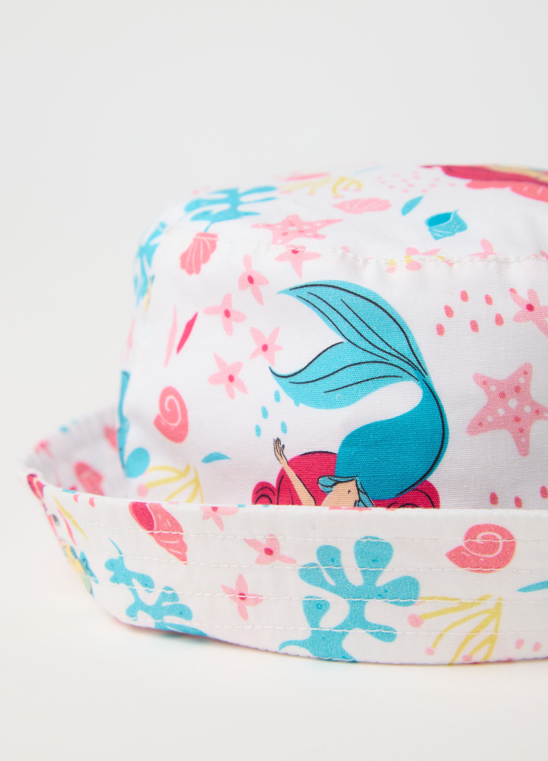 Bucket hat with The Little Mermaid print in cotton